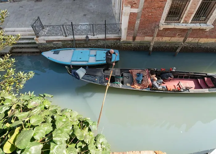 Apartments In San Marco With Canal View By Wonderful Italy