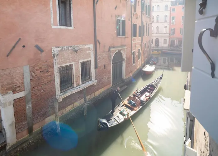 Apartments In San Marco With Canal View By Wonderful Italy